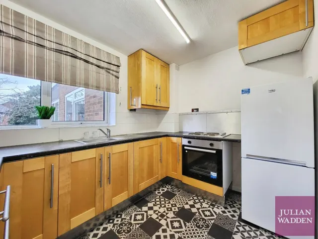 Elmfield Road, Davenport, SK3, photo 3