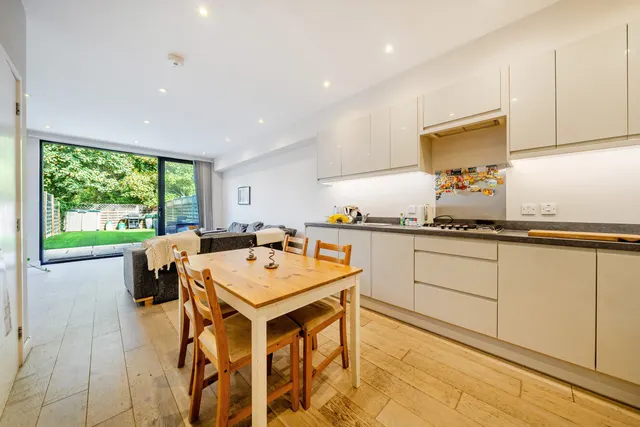 Woodland Way, Mitcham, CR4, photo 1
