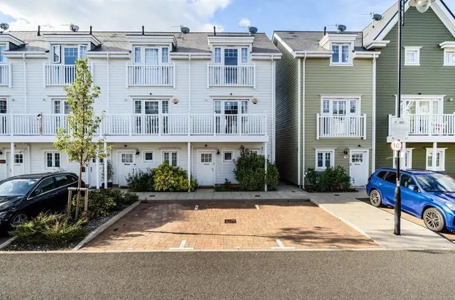 Vermont Street, Reading, RG2, photo 1