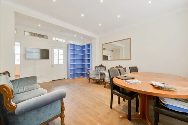 Photo 2 — 57 Fowlers Walk, London