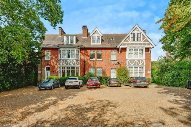 Doods Road, Reigate, photo 1