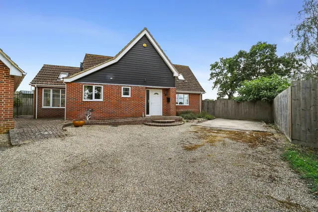 Oak Tree Close, Hollesley, IP12, photo 1