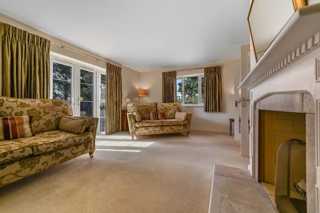 Oak Tree Close, Hollesley, IP12, photo 3