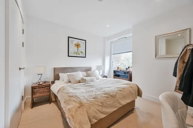 Photo 3 — Flat 98, Riverdale House, 68 Molesworth Street, London