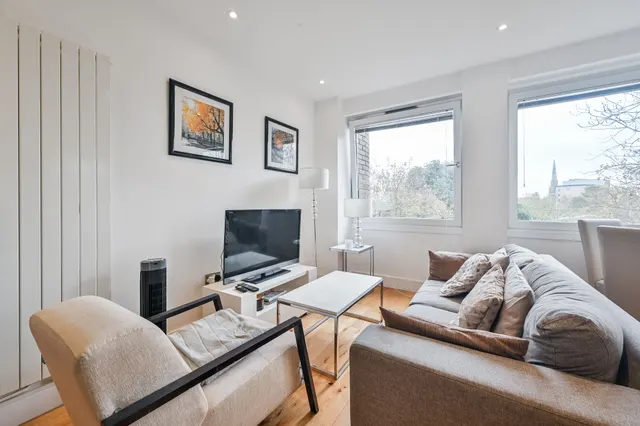 Flat 98, Riverdale House, 68 Molesworth Street, London, photo 1