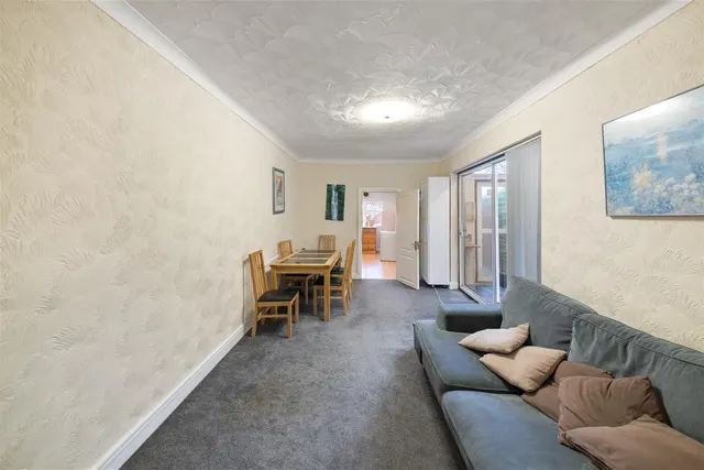 Northcote Avenue, Southall, photo 2