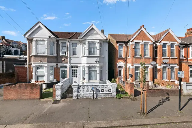 Northcote Avenue, Southall, photo 1