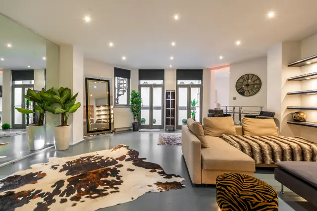 Flat 2, 5-6 Bramham Gardens, London, photo 1