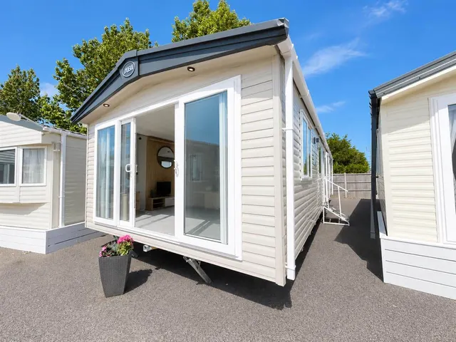 Shottendane Road, Birchington, Kent, CT7 0HD, photo 1
