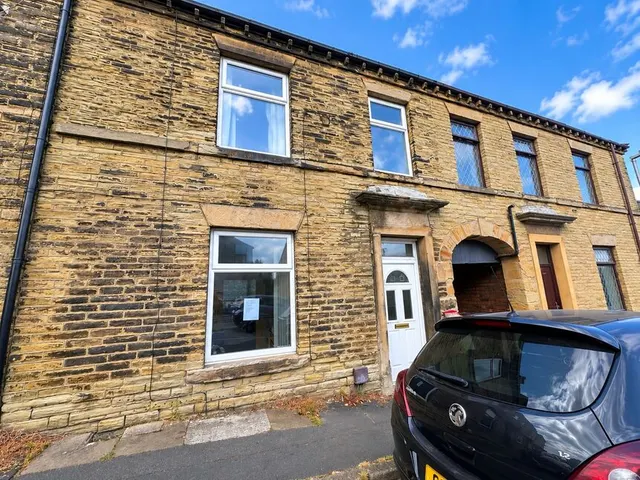 Whitcliffe Road, Cleckheaton, West Yorkshire, BD19, photo 1
