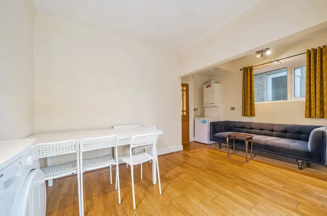 Longhill Road, Catford, SE6, photo 1