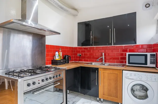 Longhill Road, Catford, SE6, photo 3