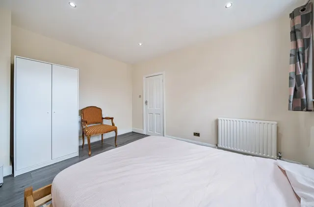 Longhill Road, Catford, SE6, photo 2