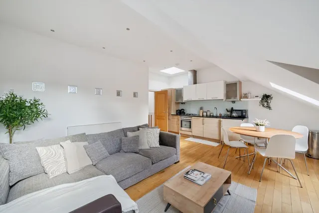 Tunley Road, London, SW17, photo 1