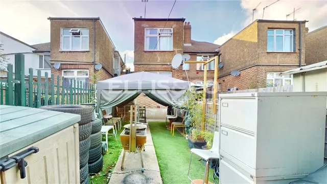 Barnhill Road, Wembley, HA9, photo 2
