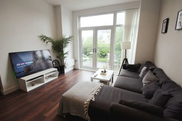 Ordsall Lane, Salford, Lancashire, M5 4XT, photo 1