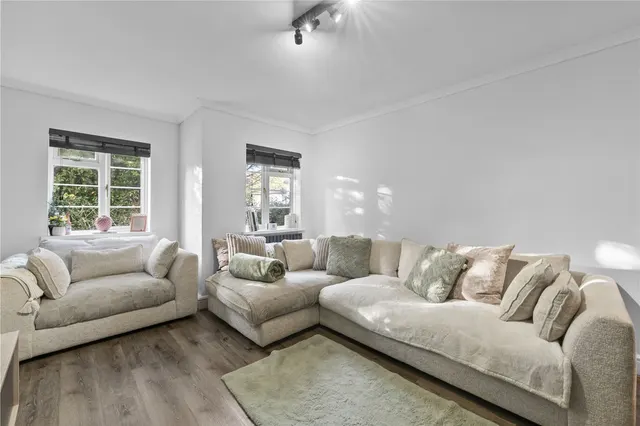 Photo 3 — Arlington Lodge, Monument Hill, Weybridge, KT13 8RD
