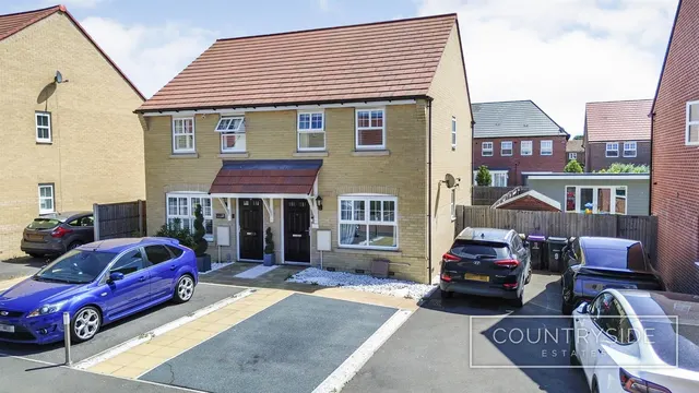 Lowlands Road, Hullbridge, Hockley, photo 1