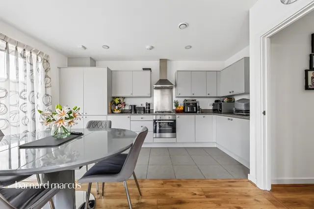 Nihill Place, Croydon, photo 1