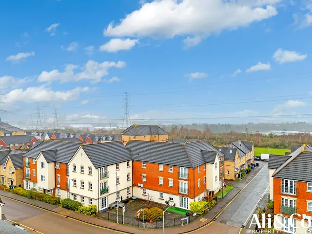 Rawlyn Close, Chafford Hundred, Essex, RM16 6BS, photo 1