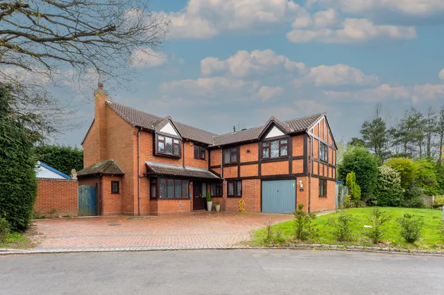 Gleneagles, Tamworth, B77, photo 1