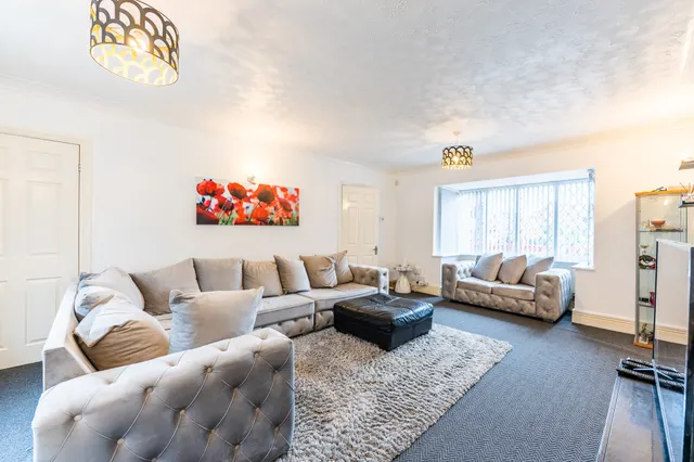 Gleneagles, Tamworth, B77, photo 3