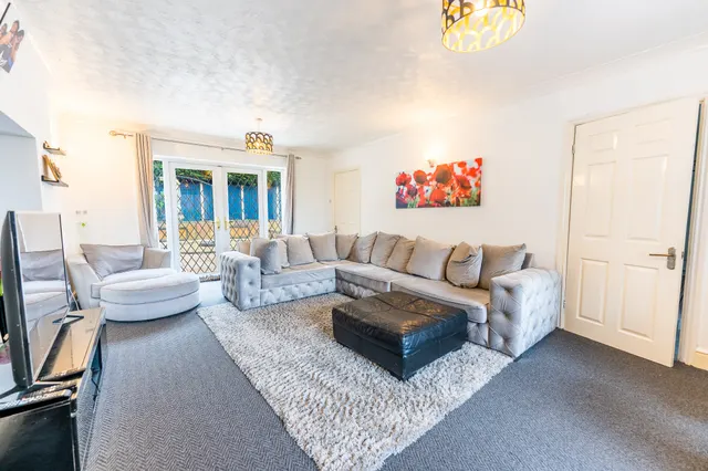 Gleneagles, Tamworth, B77, photo 2
