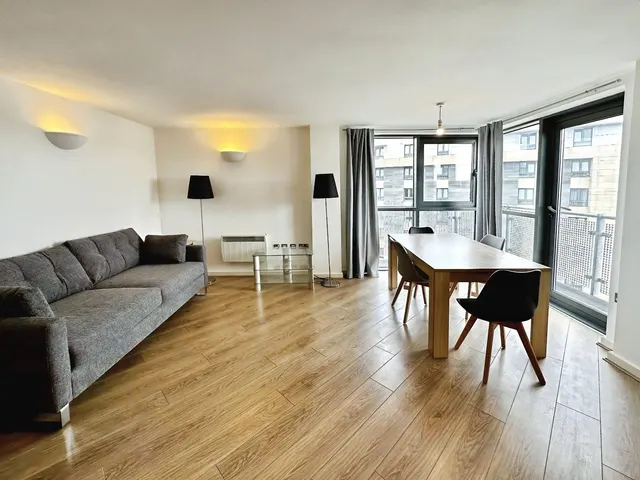 City Walk, Leeds, LS11, photo 1