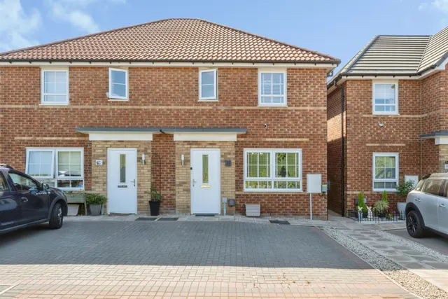 Collier Close, New Rossington, DN11, photo 1