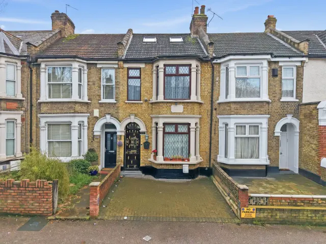 Capworth Street, Leyton, E10, photo 1