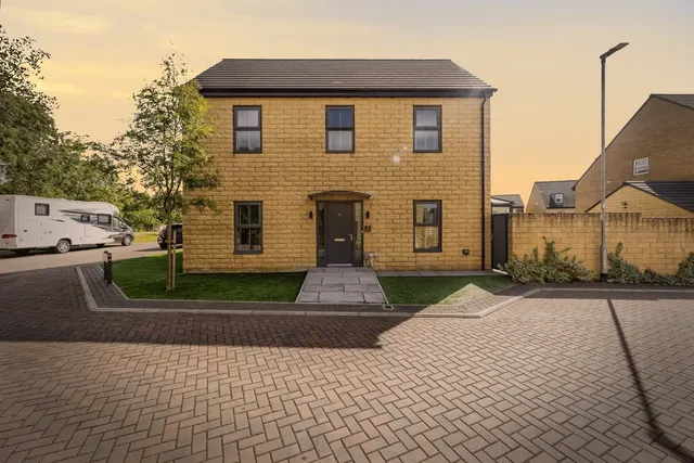 Colclough Close, Castleford, WF10, photo 1