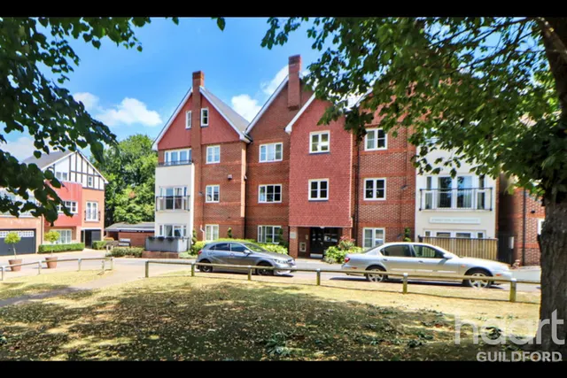Uplands Road, GU1, photo 1