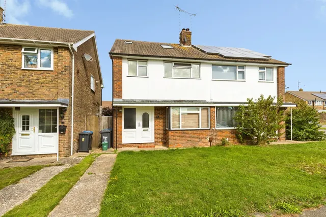 Victoria Avenue, Burgess Hill, photo 1
