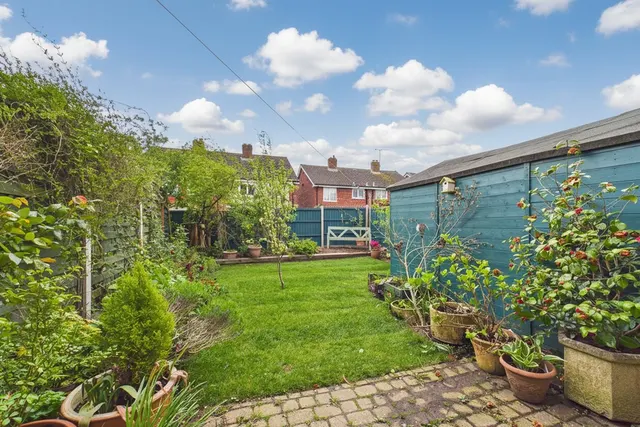 3 bedroom house, Willow Road, Barton-under-Needwood