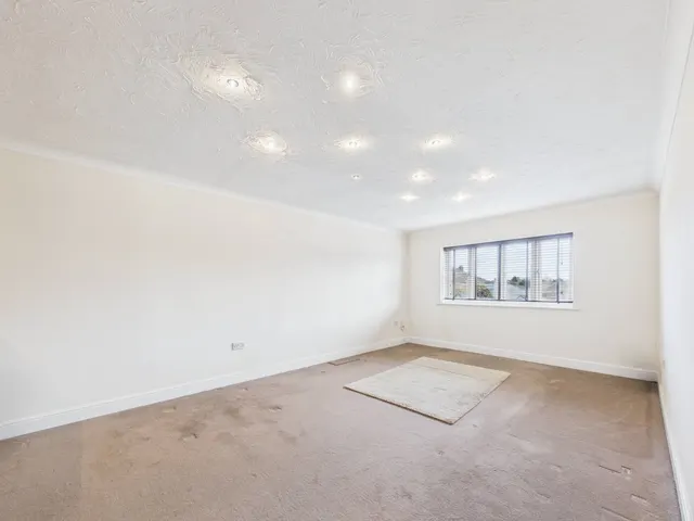Cumberland Road, Ashford, TW15, photo 3