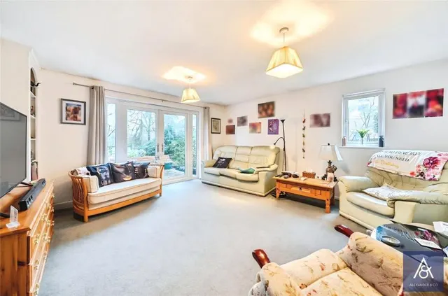 Highfield Court, Brackley, NN13, photo 3