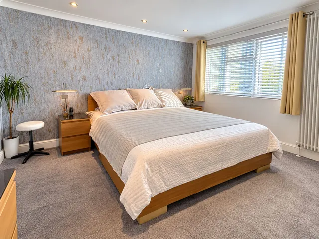St. Clair Close, Ilford, IG5, photo 2