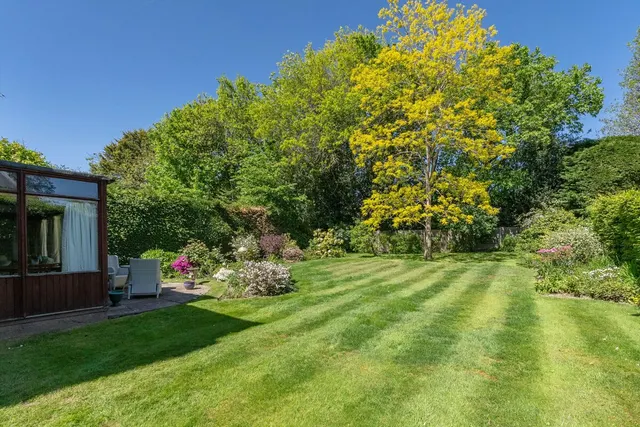 Stoke Road, Cobham, KT11, photo 2