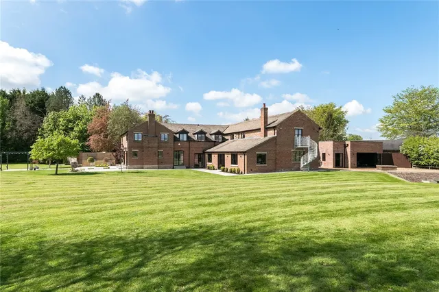 Bollington Lane, Nether Alderley, SK10, photo 3