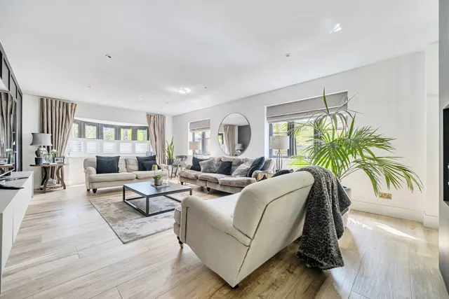 Winkers Close, Chalfont St. Peter, SL9, photo 2