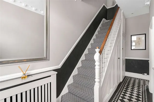 Photo 2 — Drayton Road, London, W13 0LD