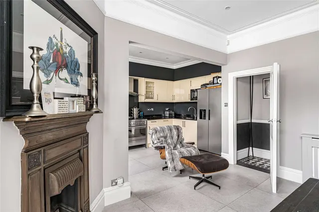 Photo 3 — Drayton Road, London, W13 0LD
