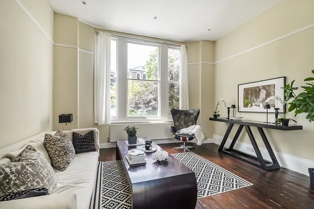 Macaulay Road, SW4, photo 1