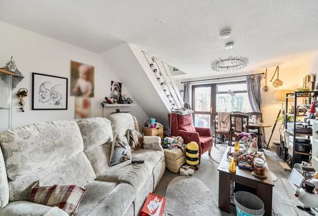 Redwood Court, Northway, GL20, photo 2