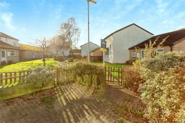 Photo 2 — Hereward Close, Impington, Cambridge, Cambridgeshire, CB24
