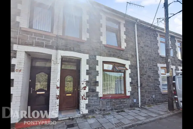 Harcourt Terrace, Mountain Ash, photo 1