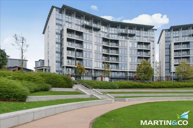 Longleat Avenue, Park Central, B15, photo 1