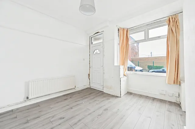 Photo 2 — Pinnox Street, Tunstall