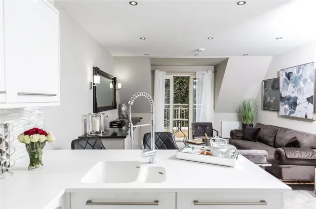 Stratton Place, Stratton, GL7, photo 2