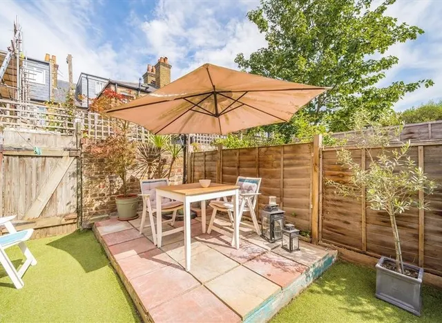 Photo 2 — Ashleigh Road, Mortlake, SW14